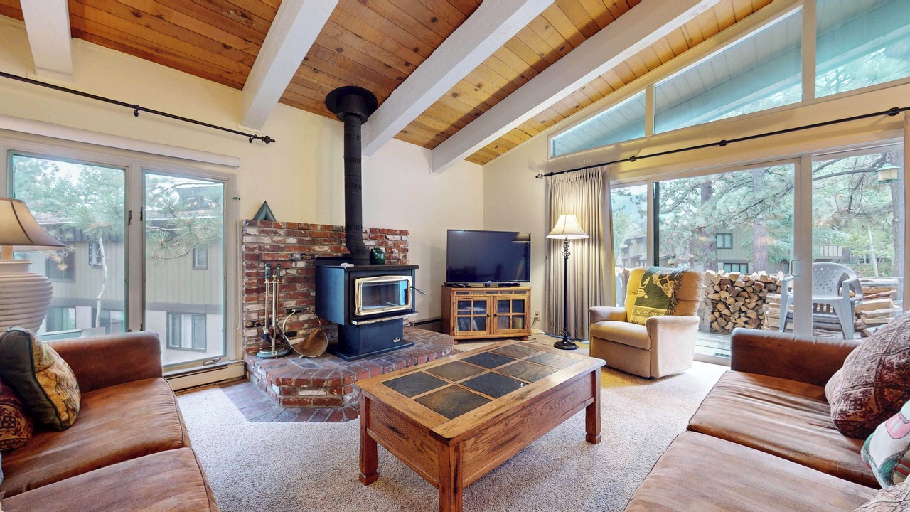 Photo of Livingroom in Mammoth Lakes