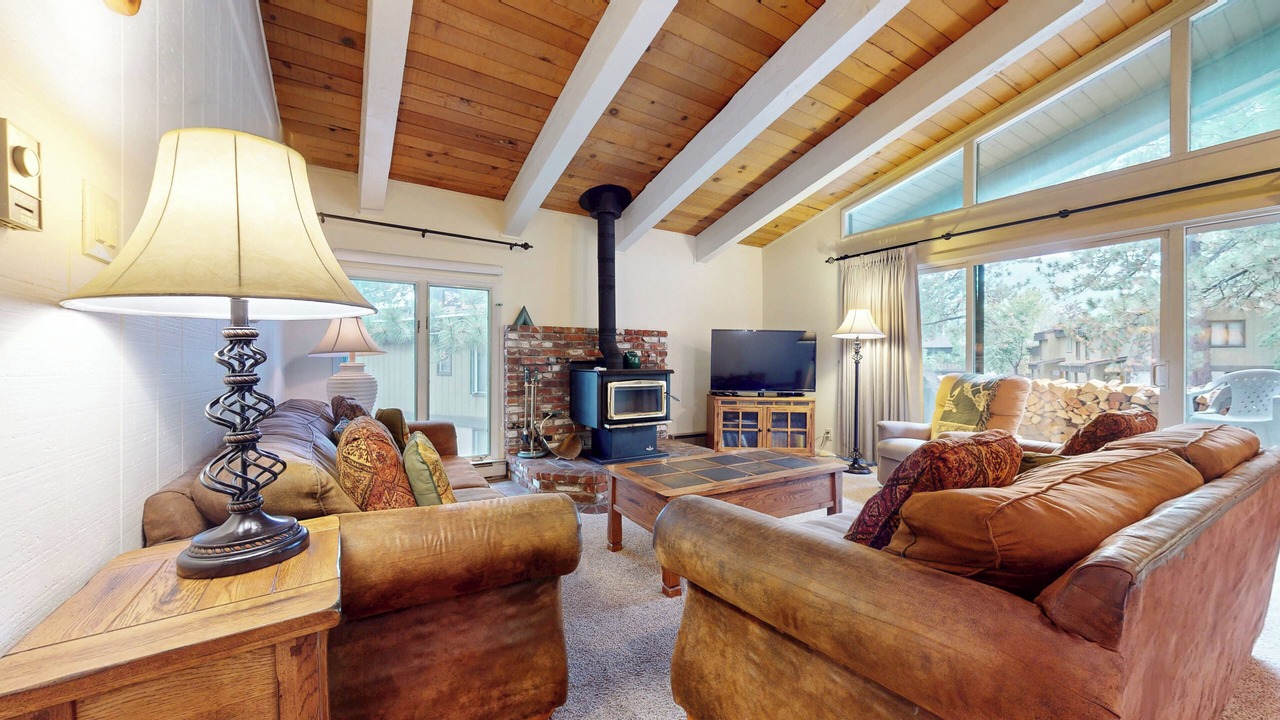 Photo of Livingroom in Mammoth Lakes