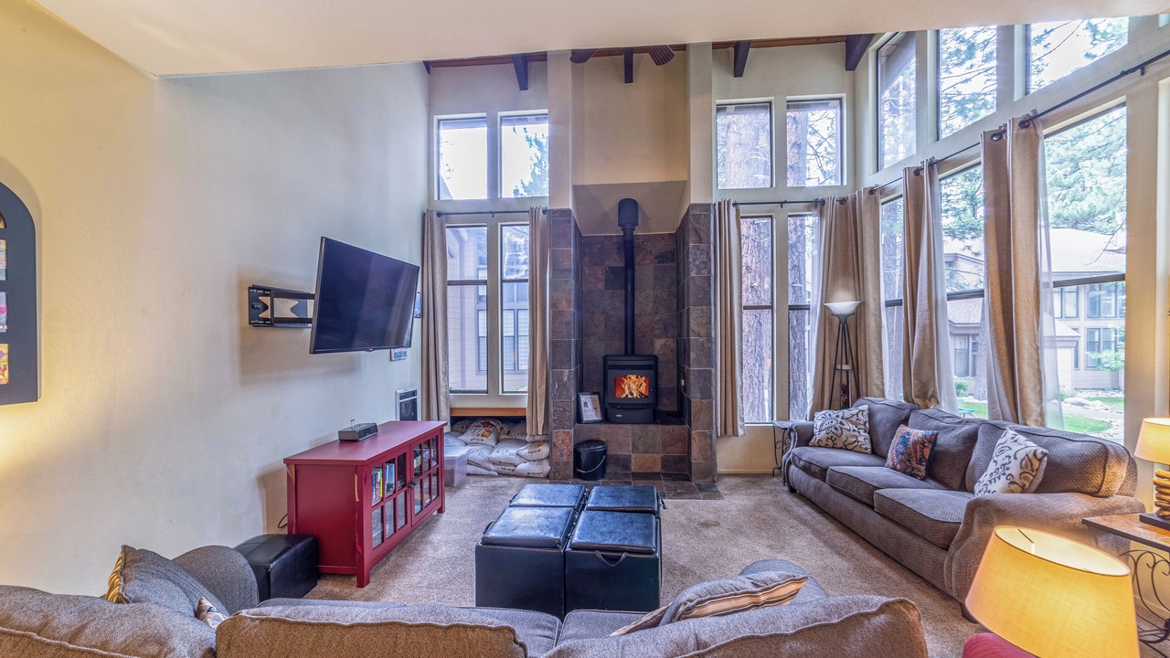 Photo of Livingroom in Mammoth Lakes