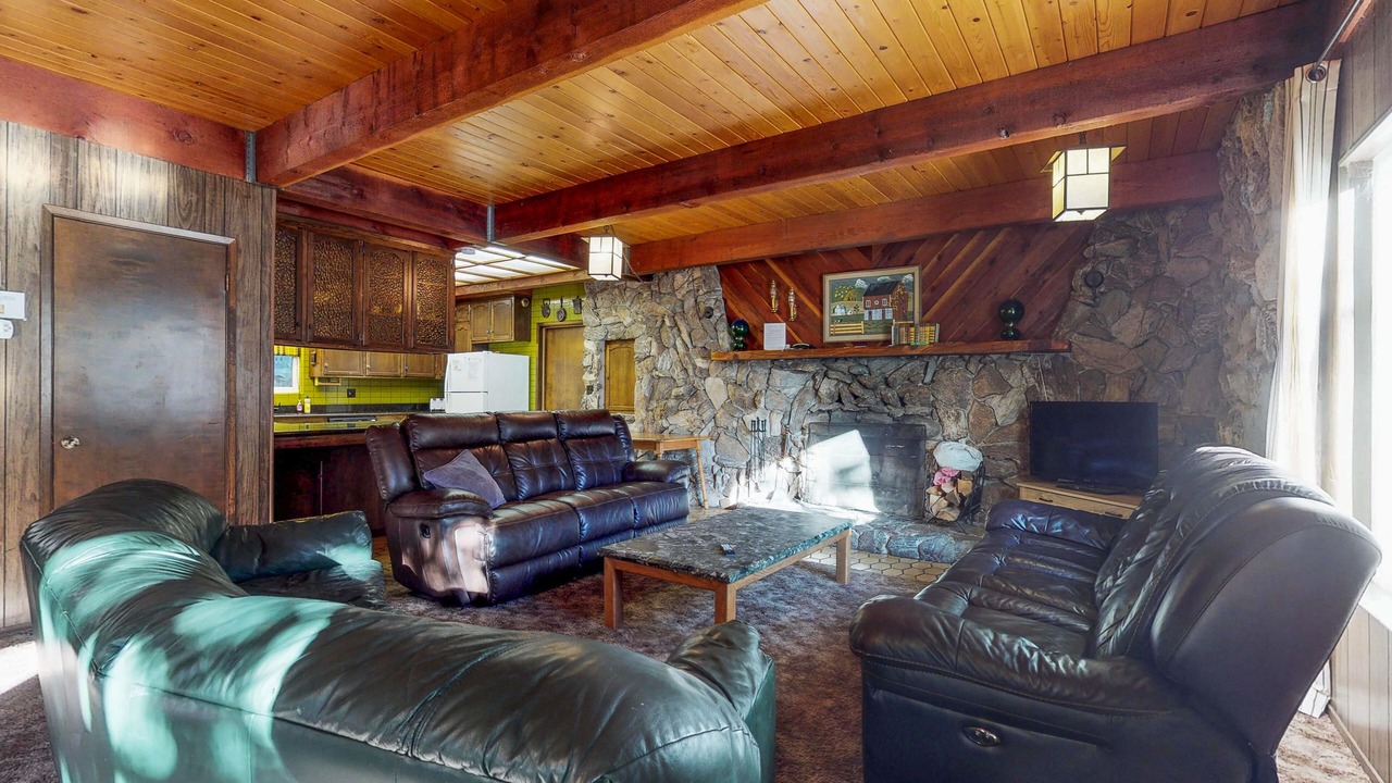 Photo of Livingroom in Sierra Cedars