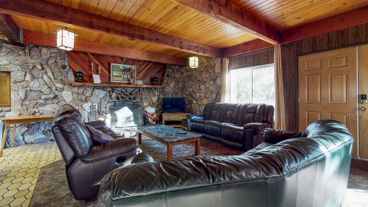 Photo of Livingroom in Sierra Cedars