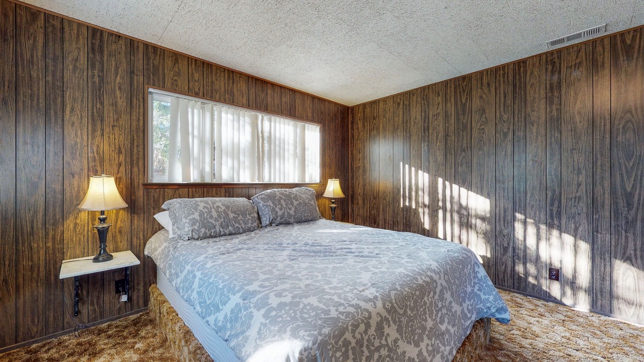 Photo of Bedroom in Sierra Cedars