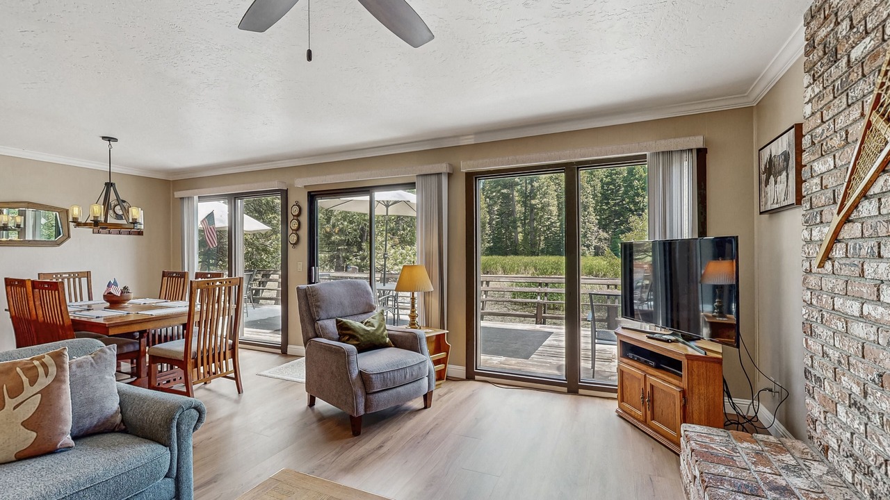 Photo of Livingroom in Sierra Cedars