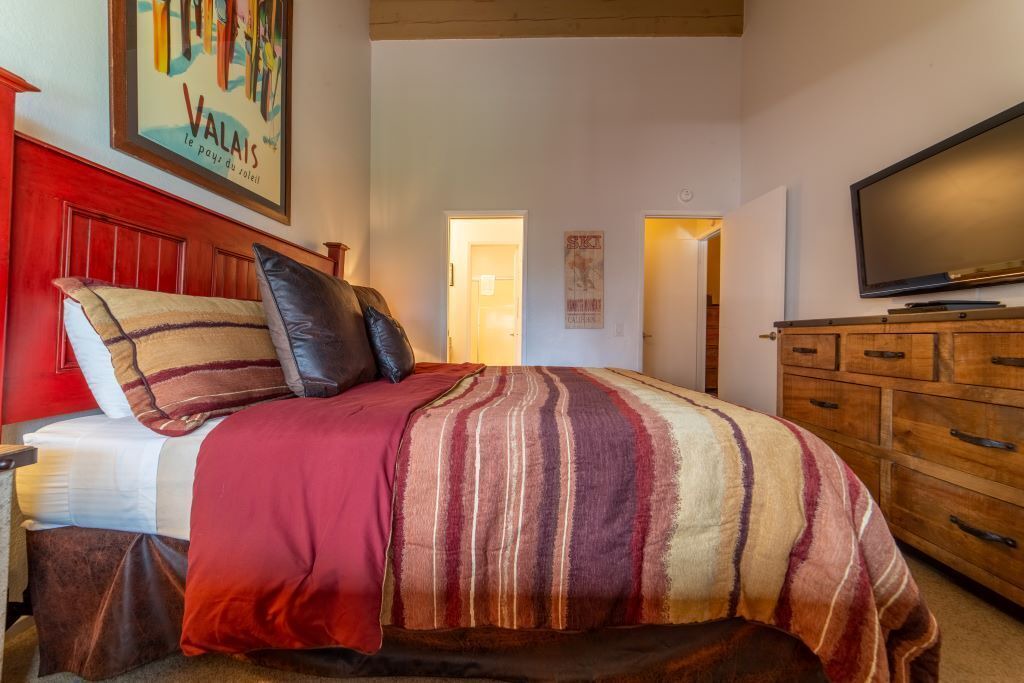 Photo of Bedroom in Mammoth Lakes