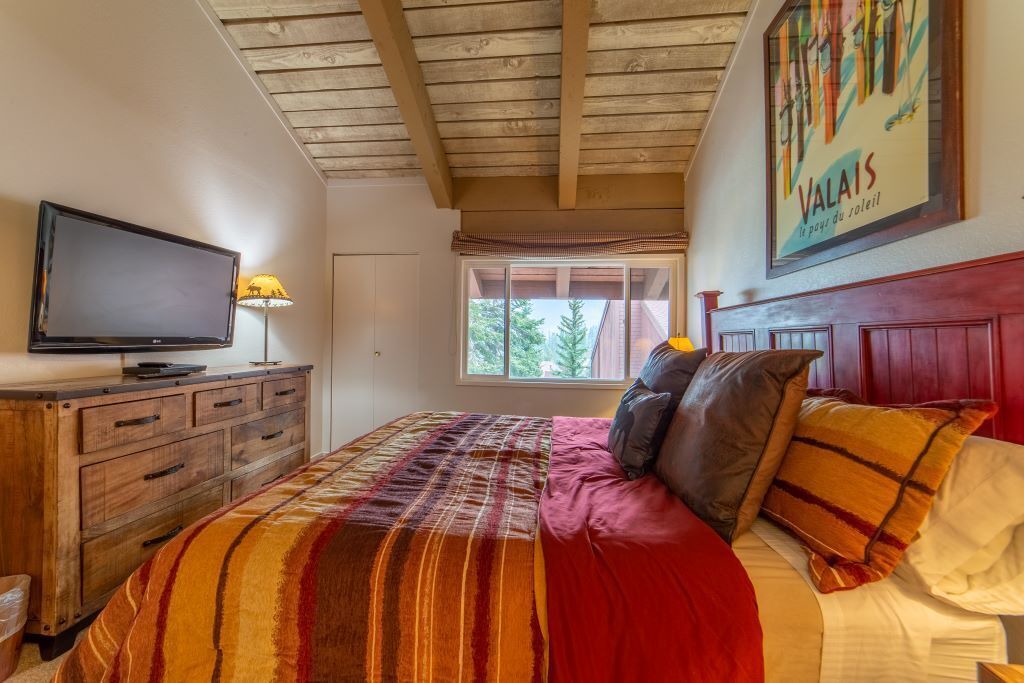 Photo of Bedroom in Mammoth Lakes