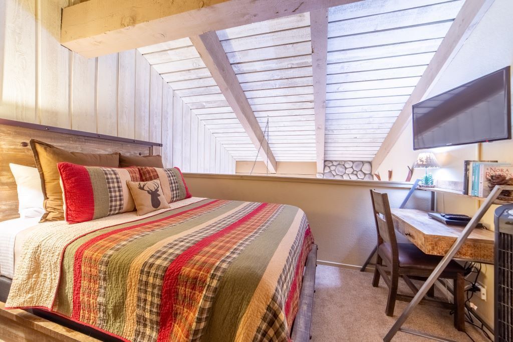 Photo of Bedroom in Mammoth Lakes