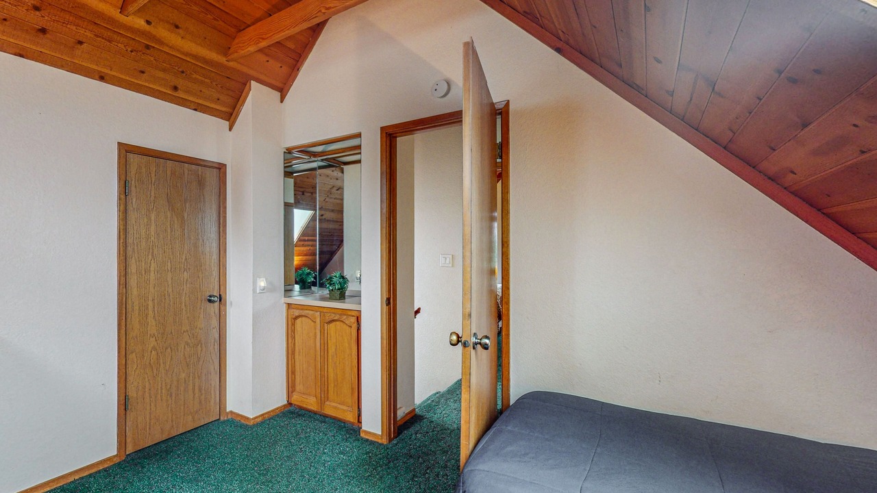 Photo of Bedroom in Shaver Lake