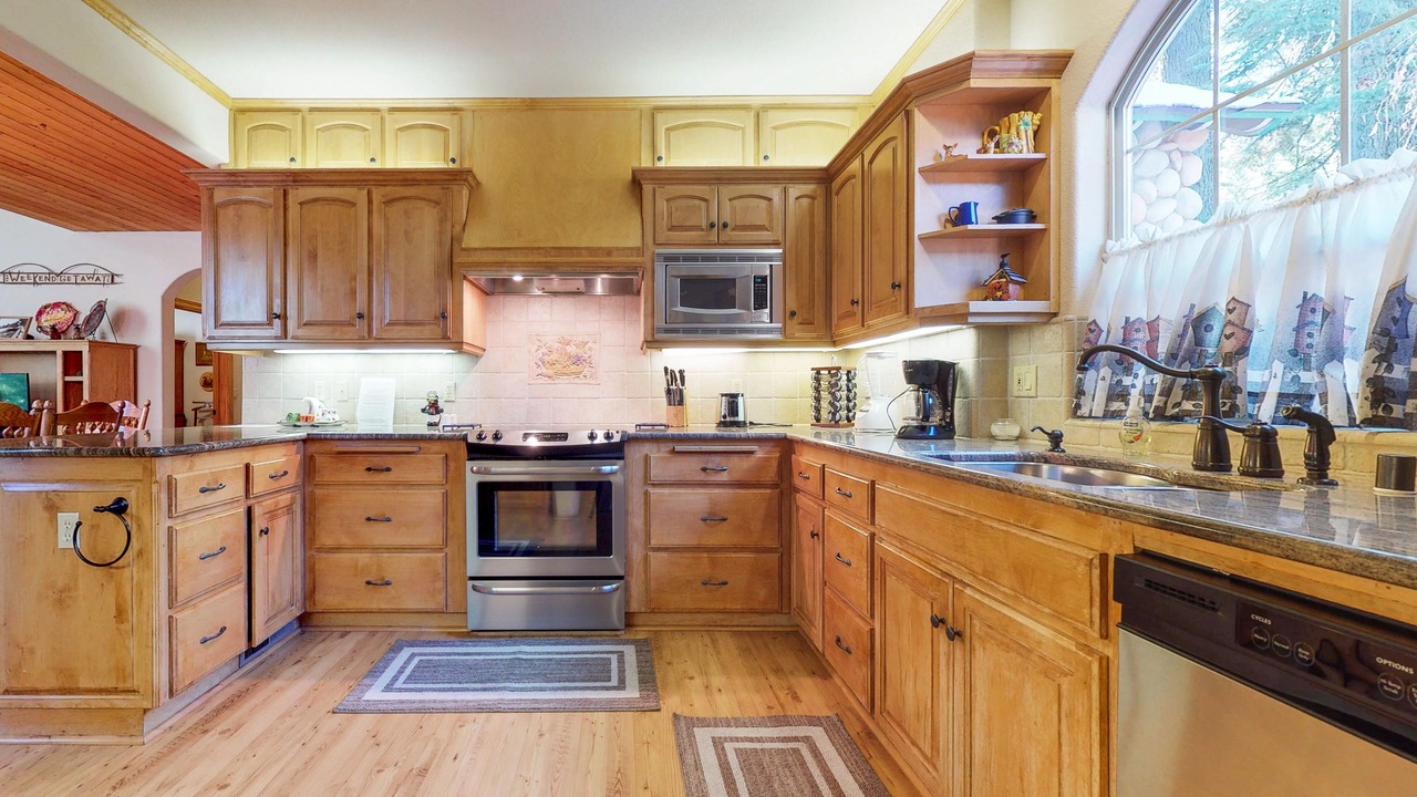 Photo of Kitchen in Shaver Lake