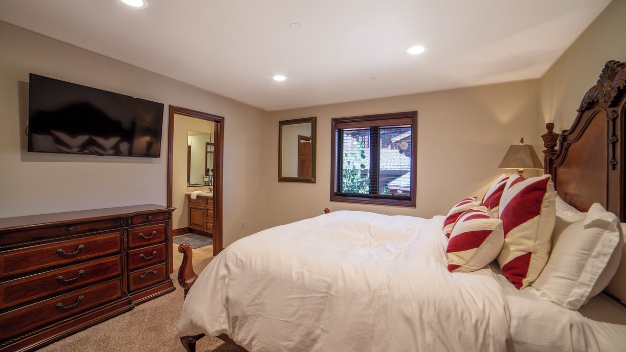 Photo of Bedroom in Mammoth Lakes