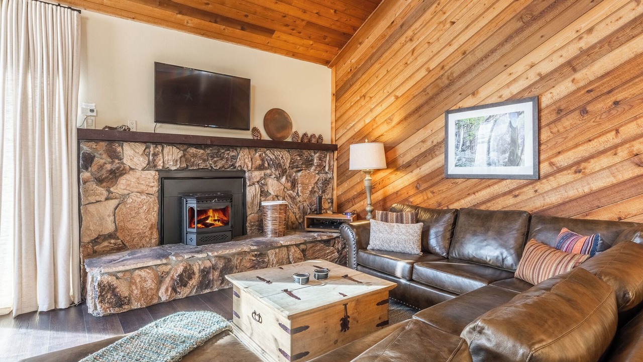 Photo of Livingroom in Mammoth Lakes