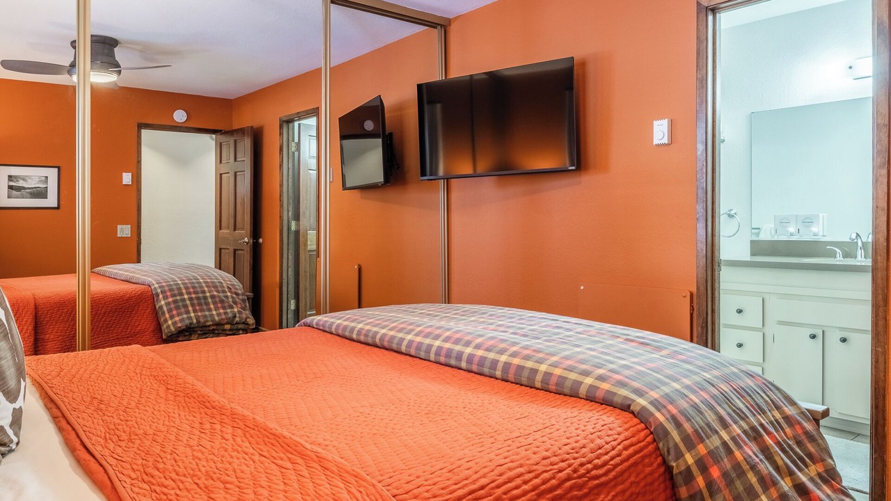 Photo of Bedroom in Mammoth Lakes