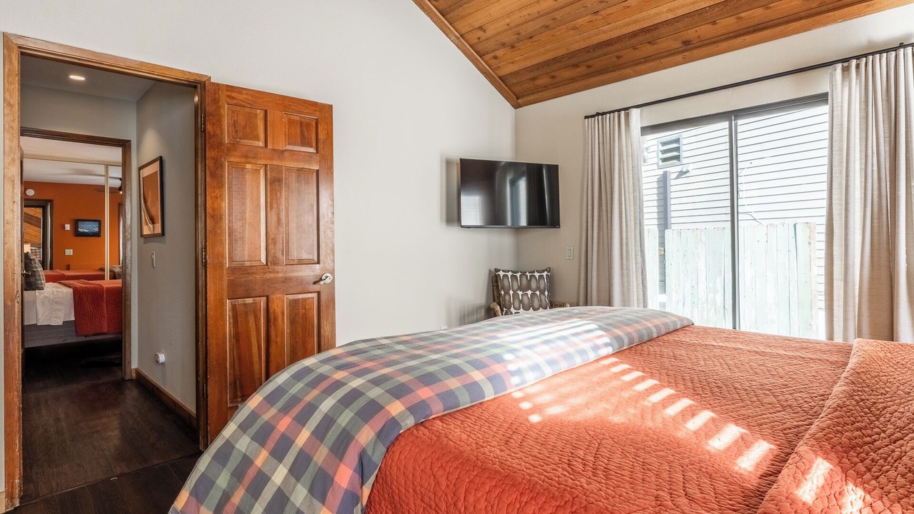 Photo of Bedroom in Mammoth Lakes