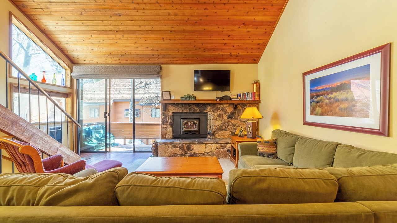 Photo of Livingroom in Mammoth Lakes