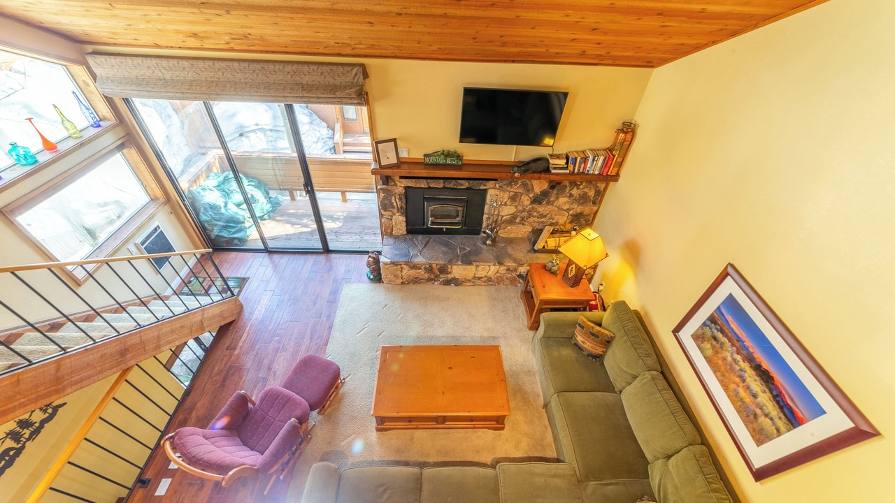 Photo of Livingroom in Mammoth Lakes