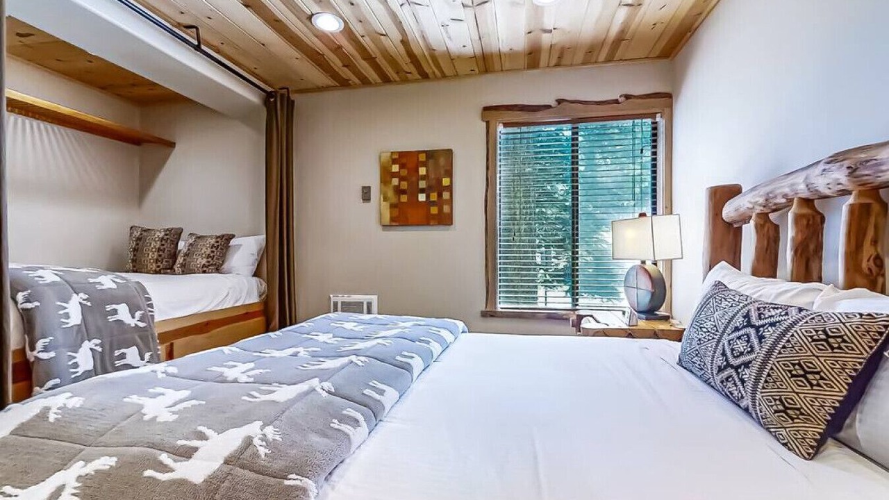 Photo of Bedroom in Mammoth Lakes