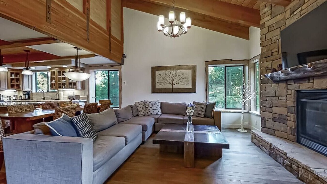 Photo of Livingroom in Mammoth Lakes