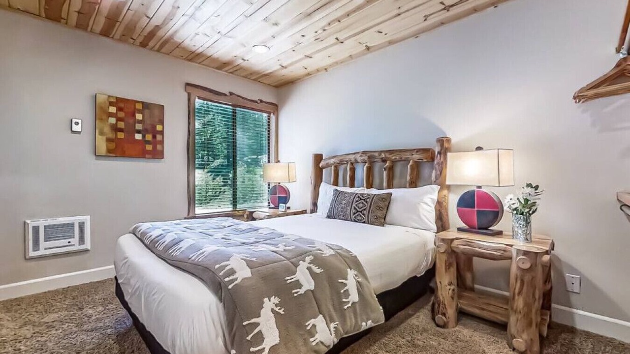 Photo of Bedroom in Mammoth Lakes