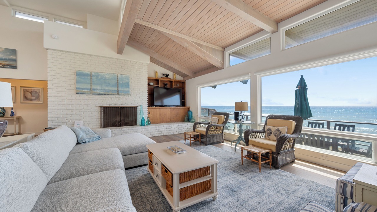 Photo of Livingroom in San Simeon