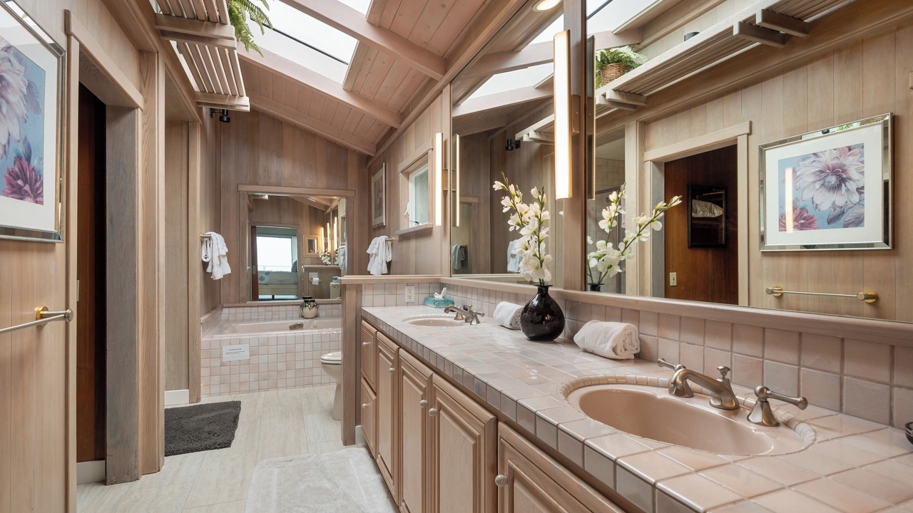 Photo of Bathroom in San Simeon
