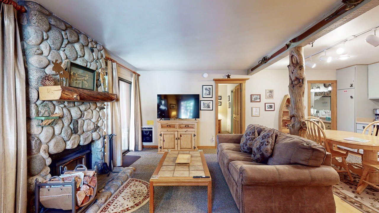 Photo of Livingroom in Mammoth Lakes