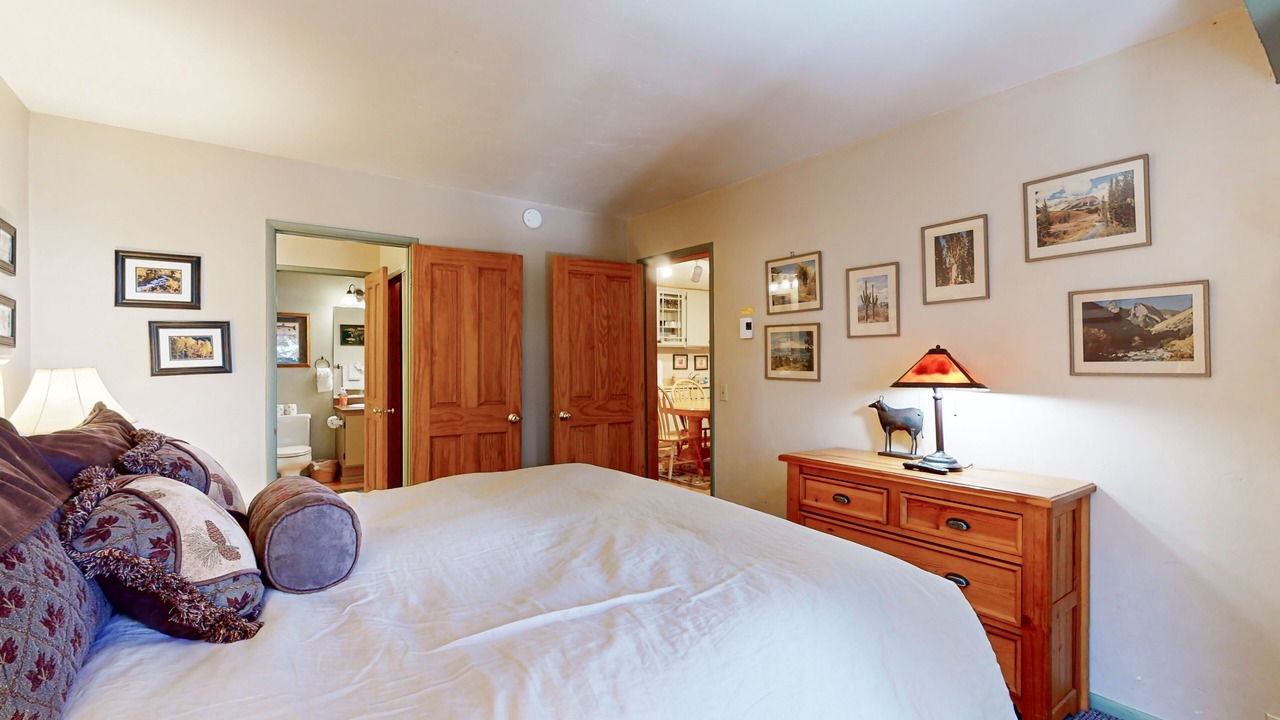 Photo of Bedroom in Mammoth Lakes