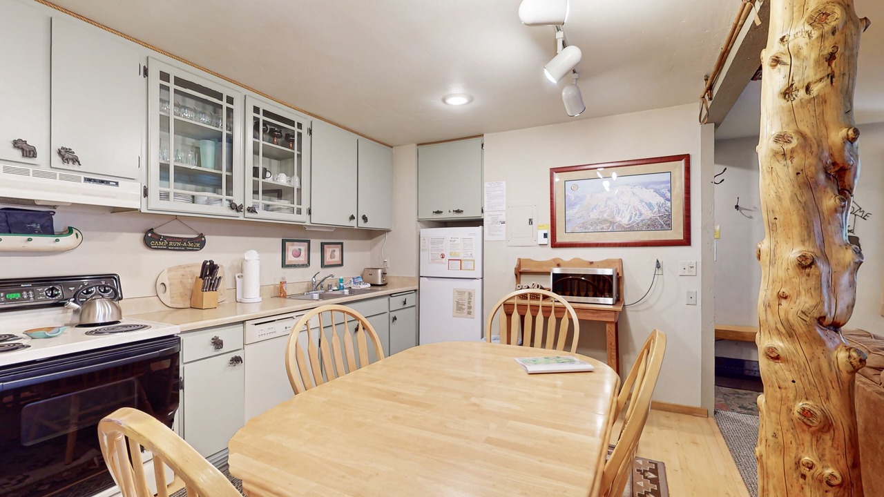 Photo of Kitchen in Mammoth Lakes