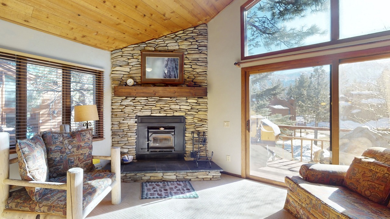 Photo of Livingroom in Mammoth Lakes