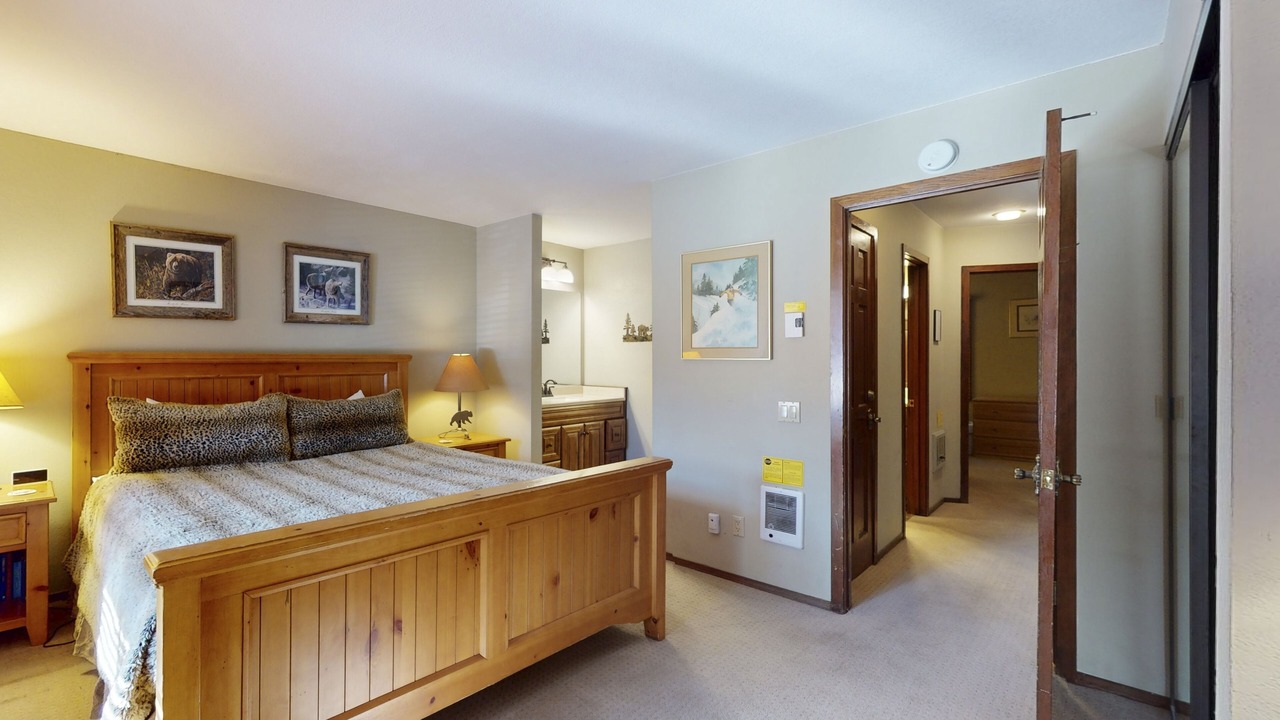 Photo of Bedroom in Mammoth Lakes