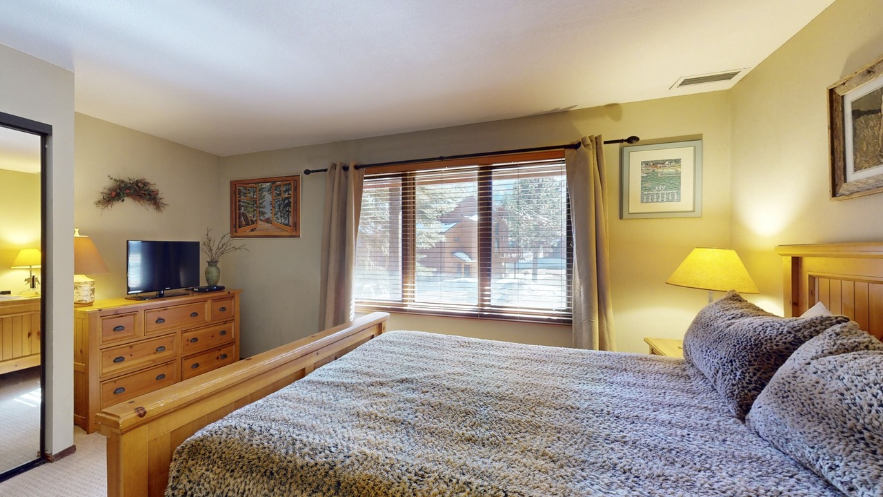 Photo of Bedroom in Mammoth Lakes