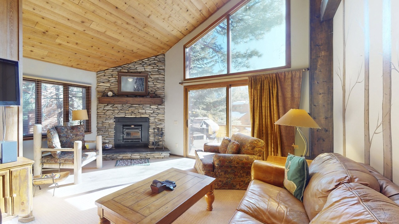 Photo of Livingroom in Mammoth Lakes