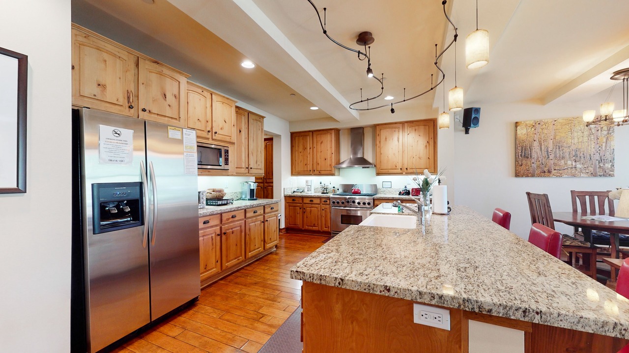 Photo of Kitchen in Mammoth Lakes