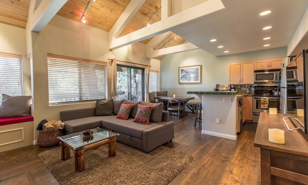 Photo of Livingroom in Majestic Pines