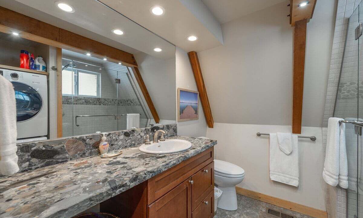 Photo of Bathroom in Tahoma