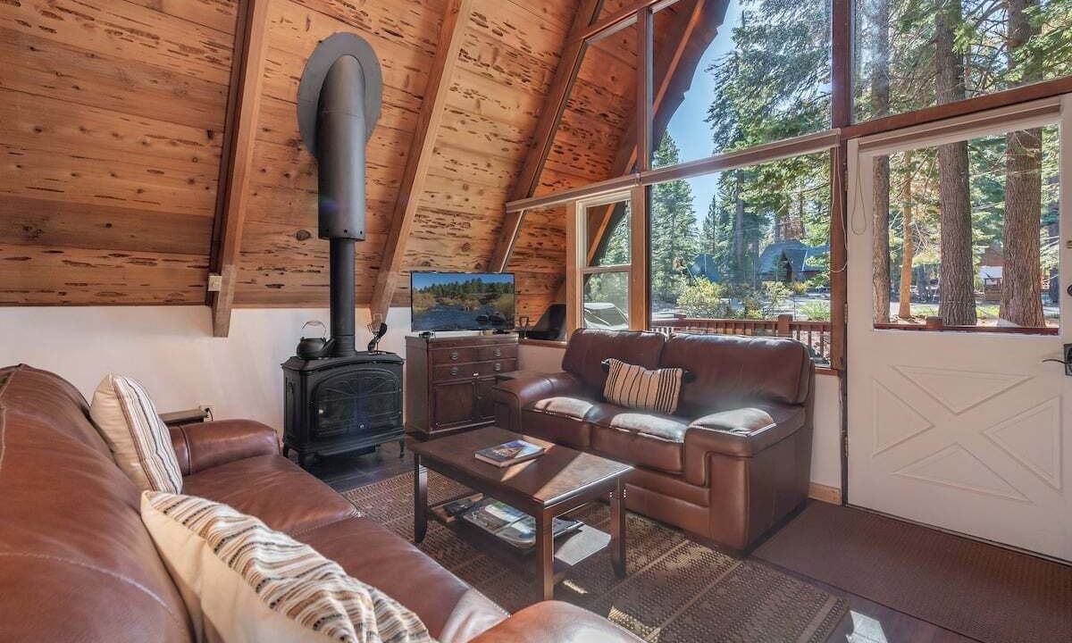 Photo of Livingroom in Tahoma