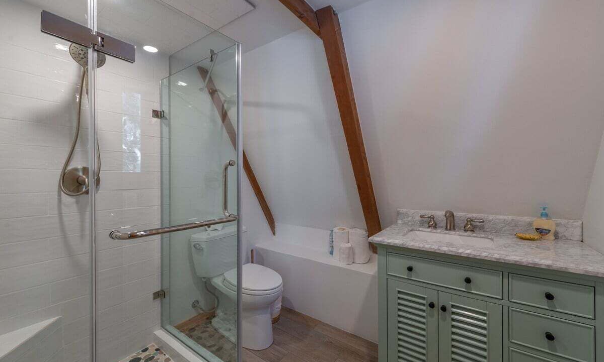Photo of Bathroom in Tahoma