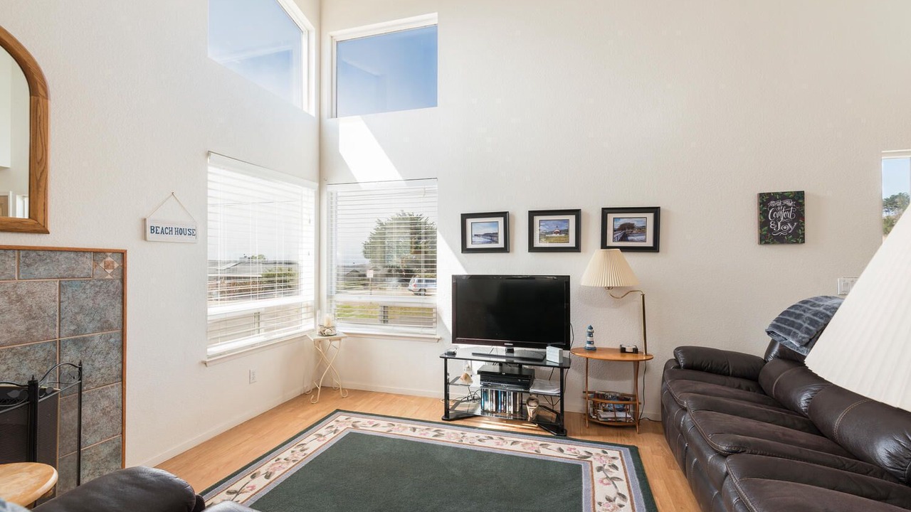 Photo of Livingroom in Marine Terrace