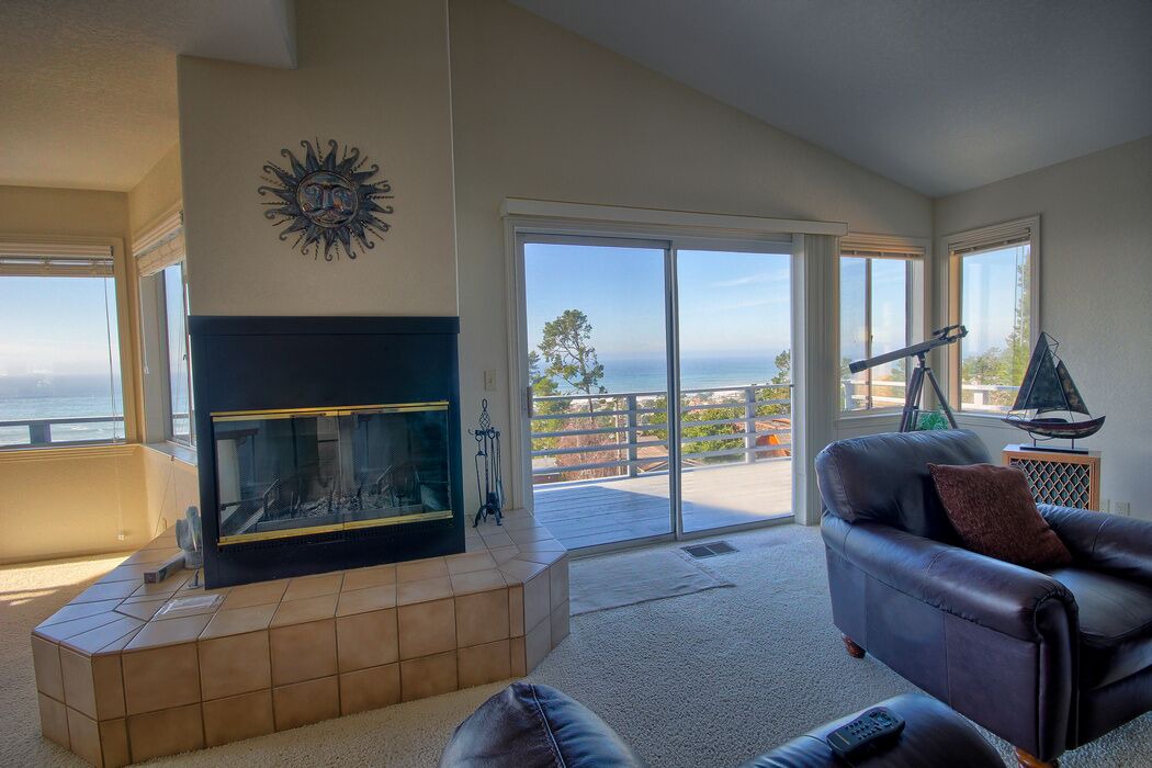 Photo of Livingroom in Marine Terrace
