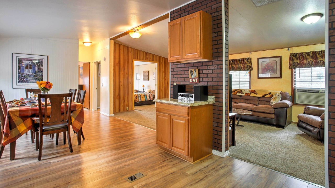 Photo of Livingroom in Coulterville