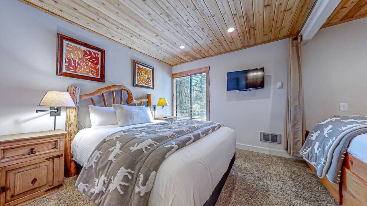 Photo of Bedroom in Mammoth Lakes