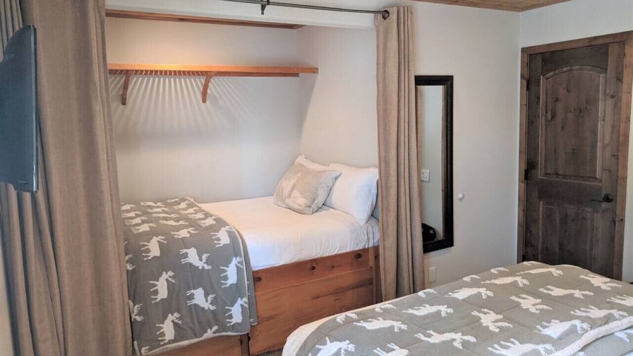 Photo of Bedroom in Mammoth Lakes