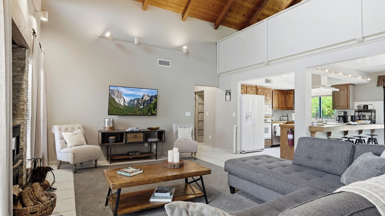 Photo of Livingroom in Oakhurst