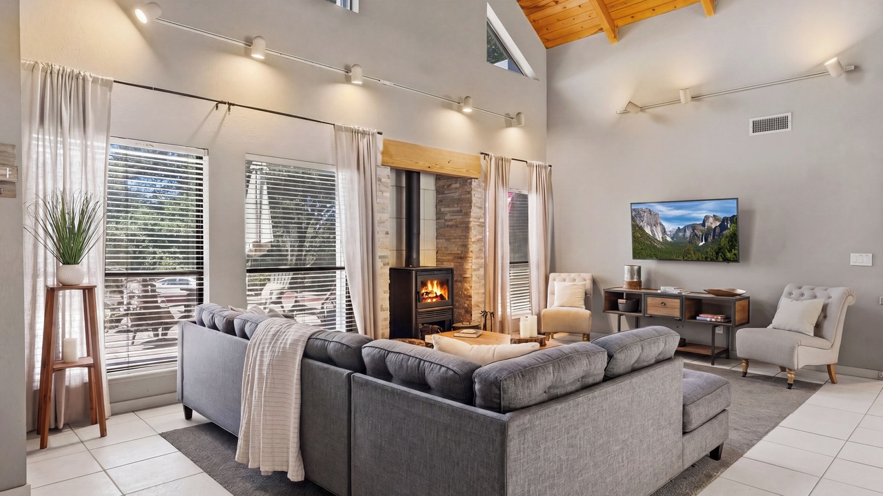 Photo of Livingroom in Oakhurst