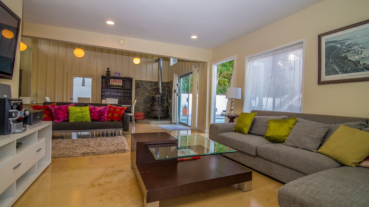 Photo of Livingroom in Sherman Oaks