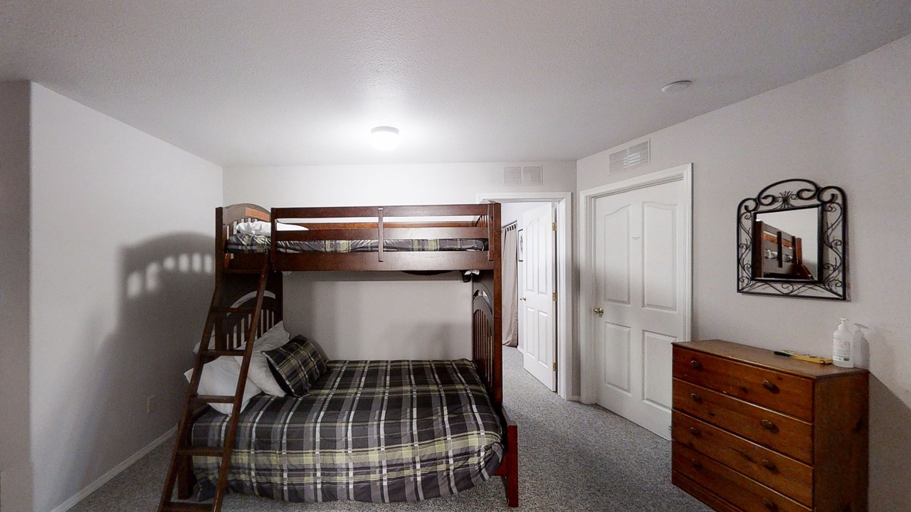 Photo of Bedroom in Shaver Lake