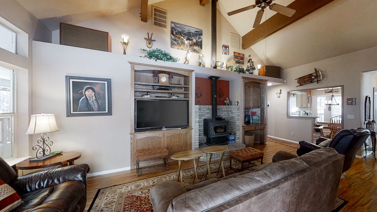 Photo of Livingroom in Shaver Lake