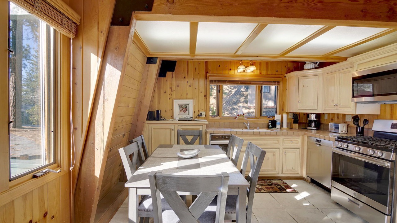 Photo of Kitchen in Summit Estates