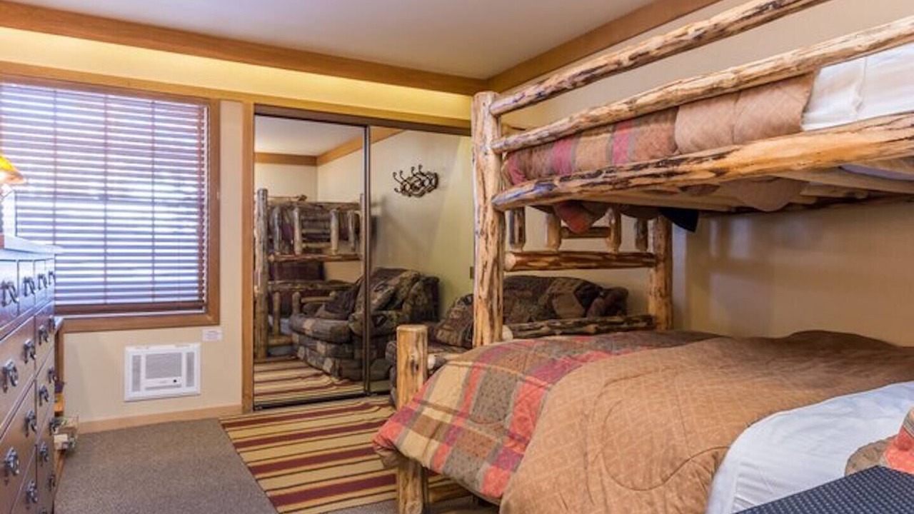 Photo of Bedroom in Mammoth Lakes
