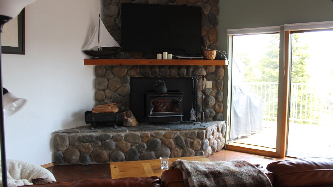 Photo of Bedroom in Lakeshore