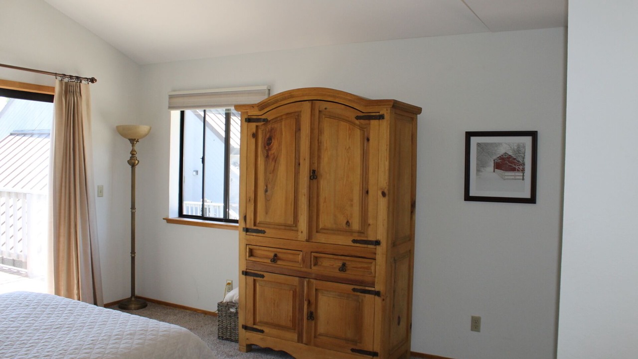 Photo of Bedroom in Lakeshore