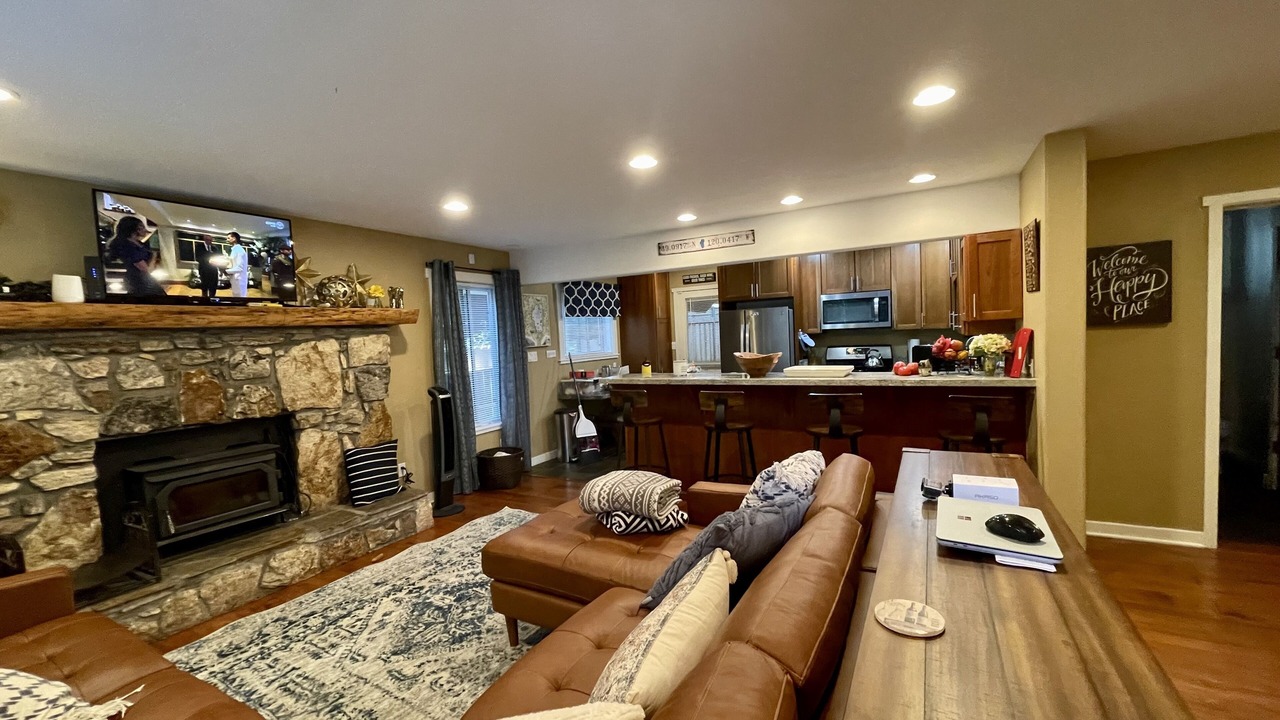 Photo of Livingroom in Tahoma